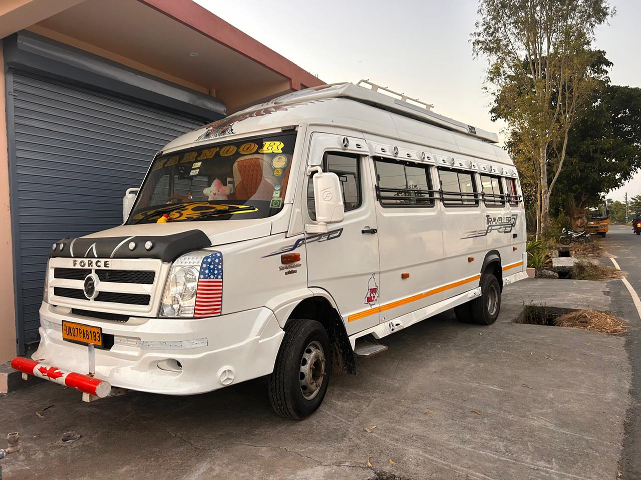 26 Seater Tempo