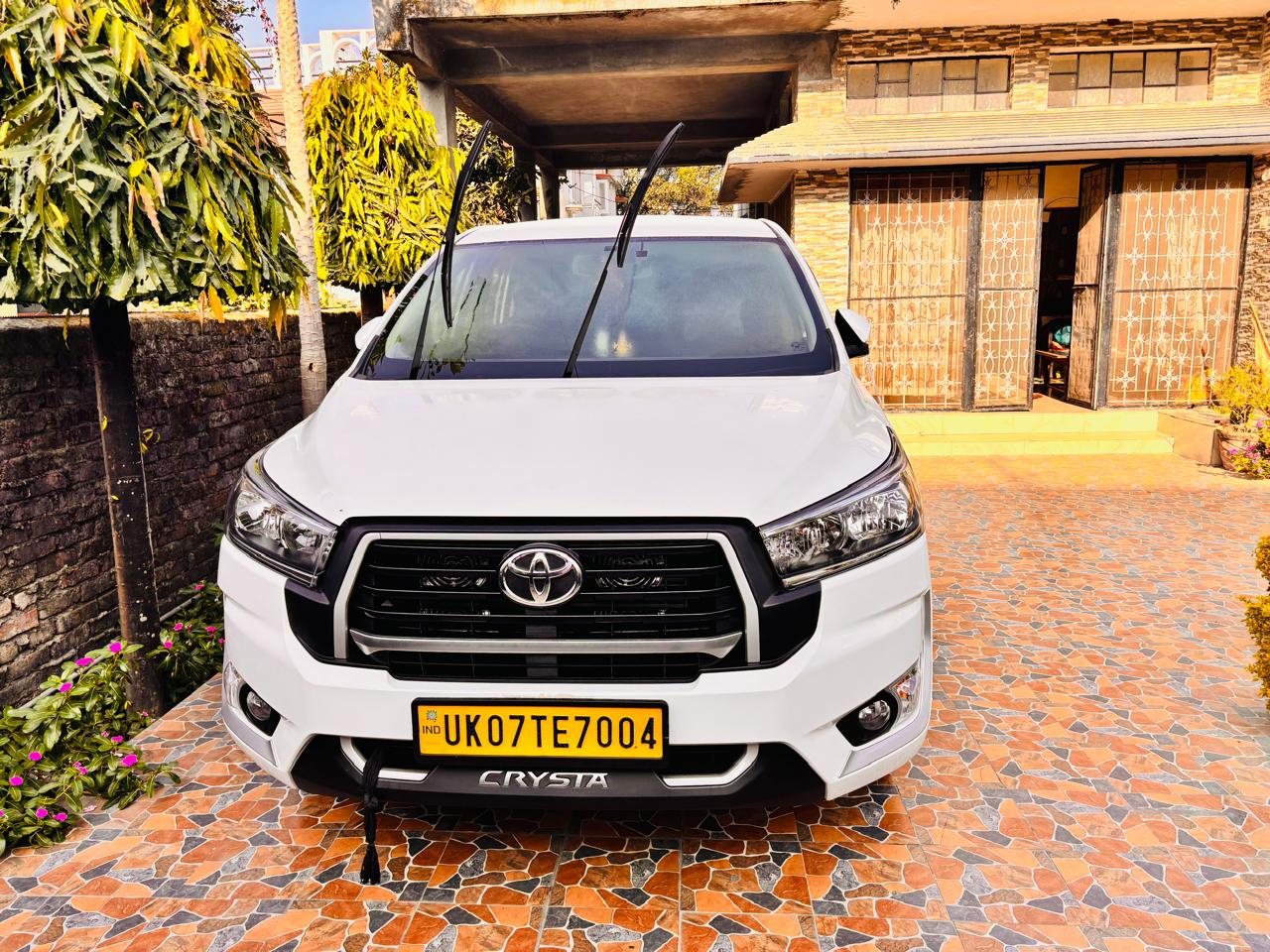 Innova Crysta